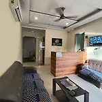 Hotel Shiv Rachna